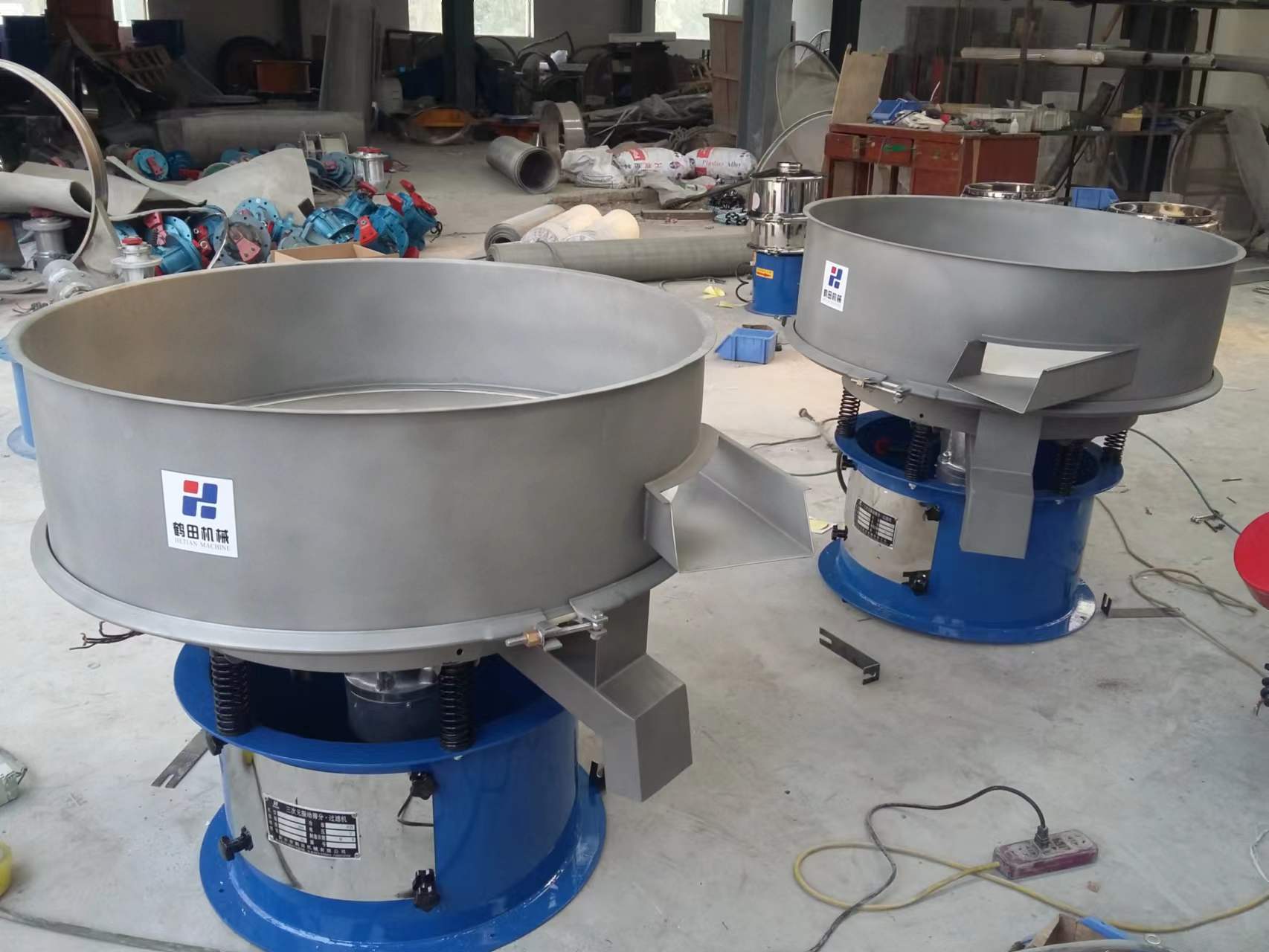 廣州佛山陶瓷廠(chǎng)三臺HT-800型陶瓷篩發(fā)貨通知